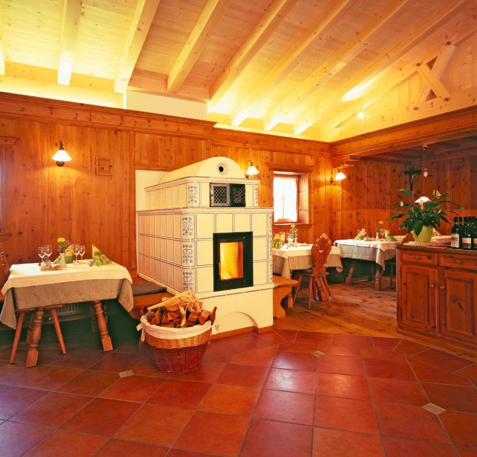 Gasthof Weisses Kreuz Naturns Esterno foto