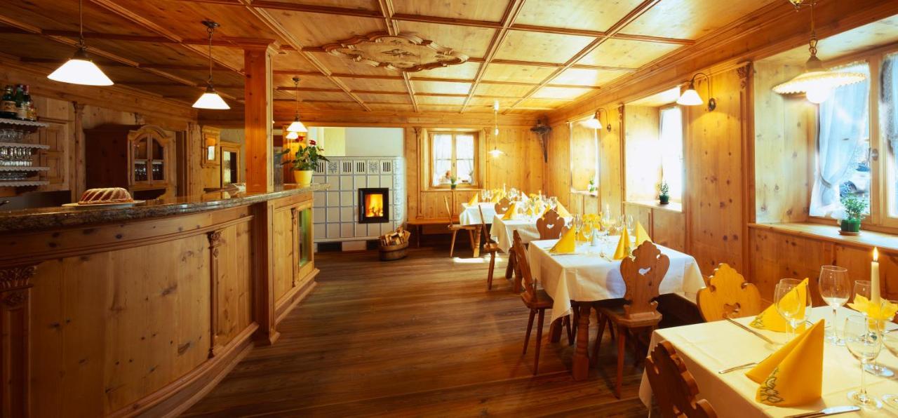 Gasthof Weisses Kreuz Naturns Esterno foto