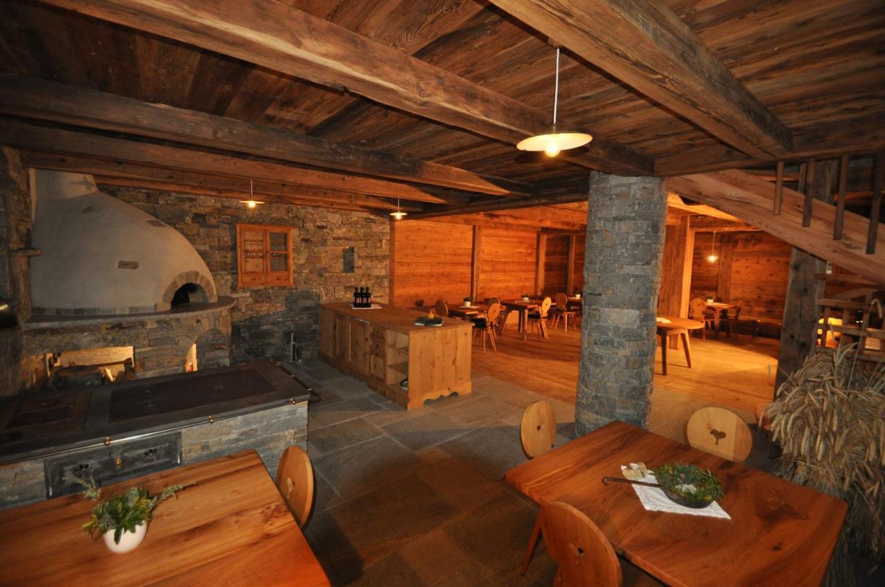 Gasthof Weisses Kreuz Naturns Esterno foto