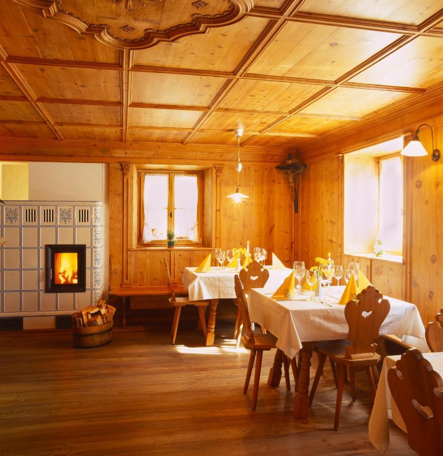Gasthof Weisses Kreuz Naturns Esterno foto