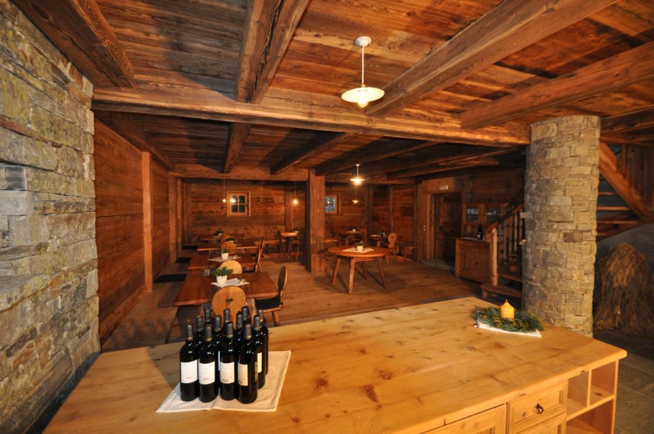 Gasthof Weisses Kreuz Naturns Esterno foto