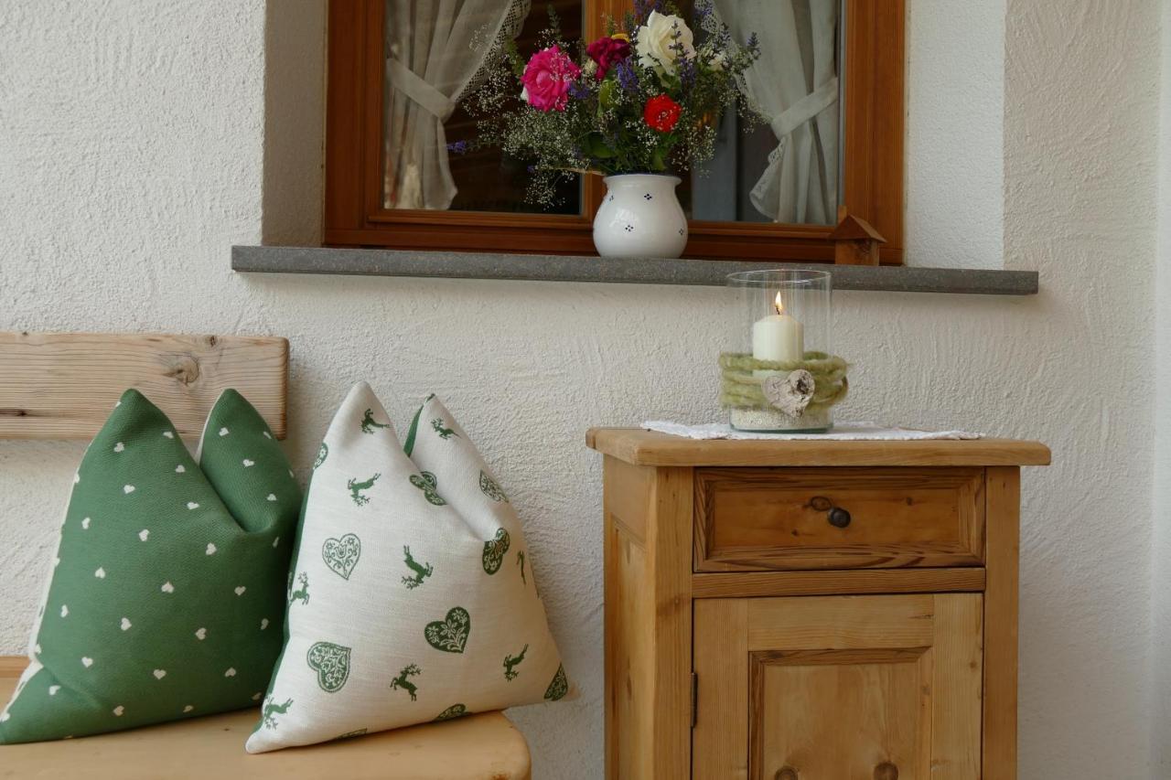 Gasthof Weisses Kreuz Naturns Esterno foto